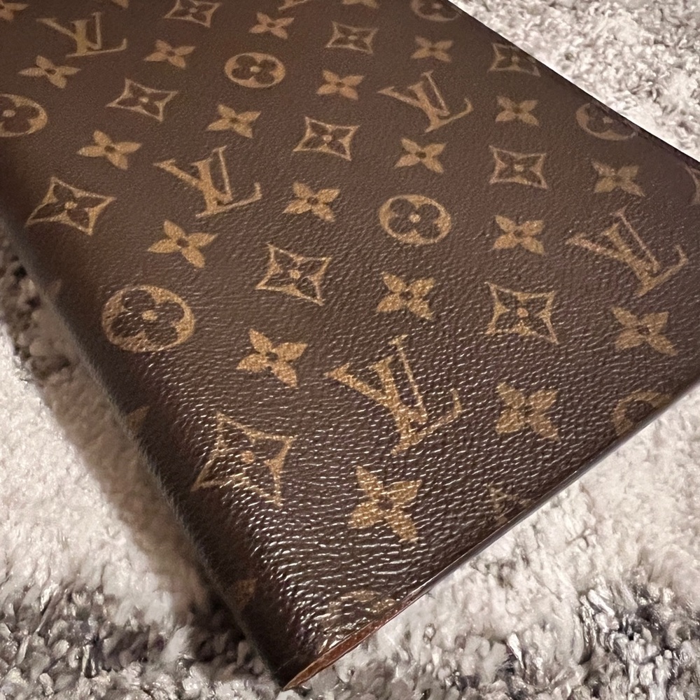 Louis Vuitton Desk Agenda Cover - Picture 4 of 11